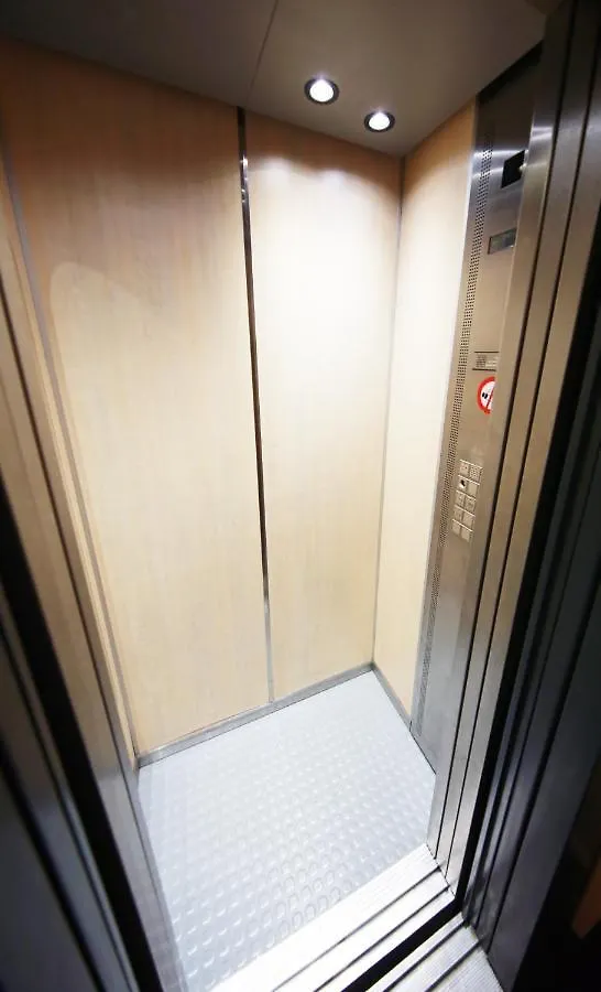 Cozy Apartment Close To Cornavin Train Station And Lake Genève