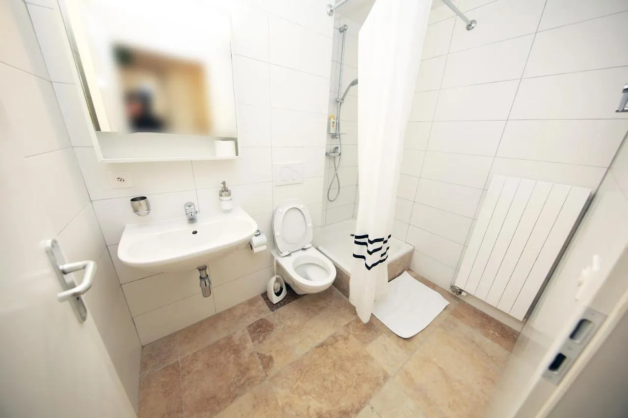 Cozy Apartment Close To Cornavin Train Station And Lake Genève